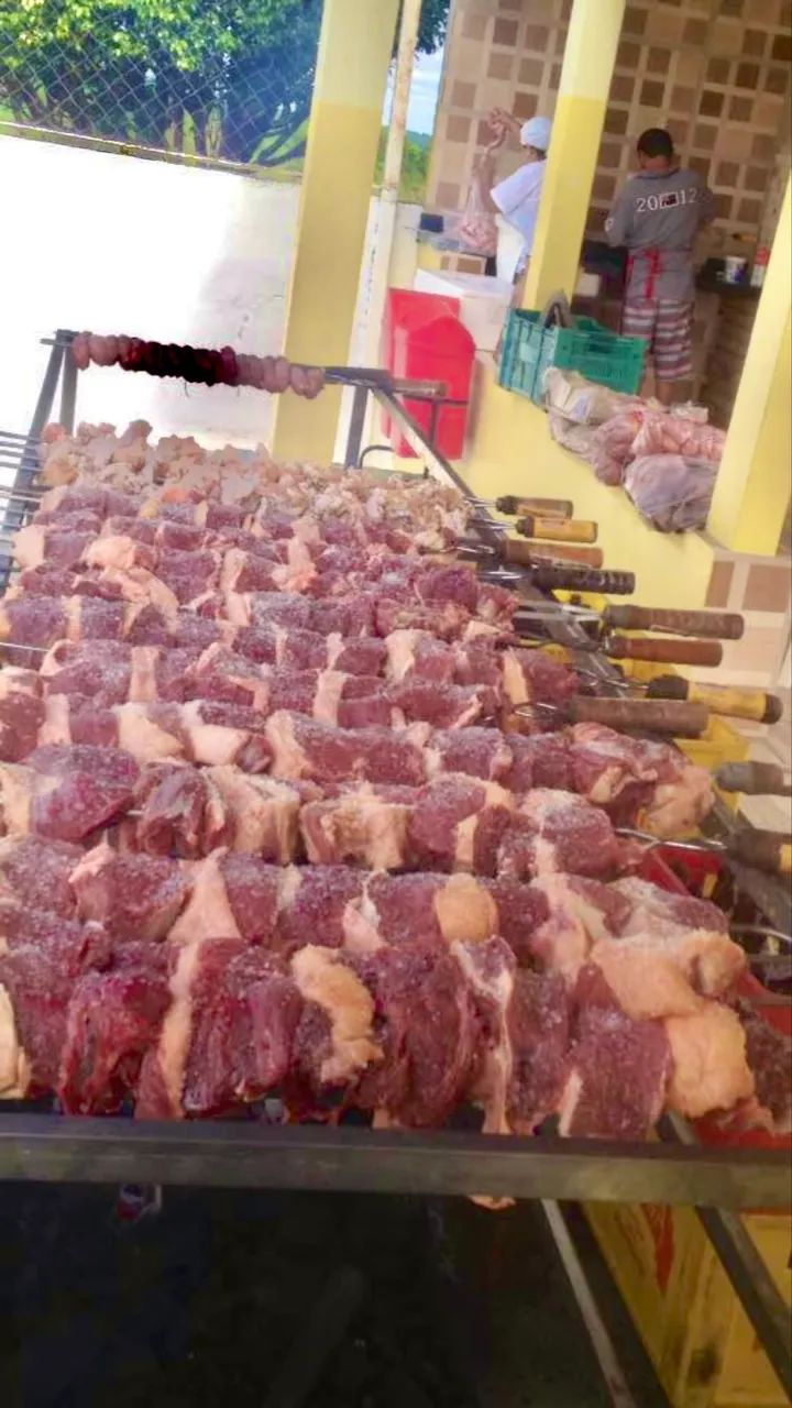 CHURRASQUEIRO E COZINHEIRO 