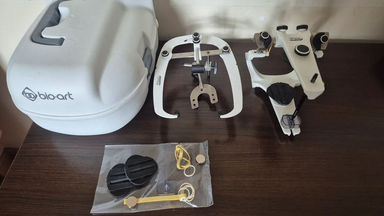 Articulador semi ajustável- Bio Art 4000-S com arco facial 