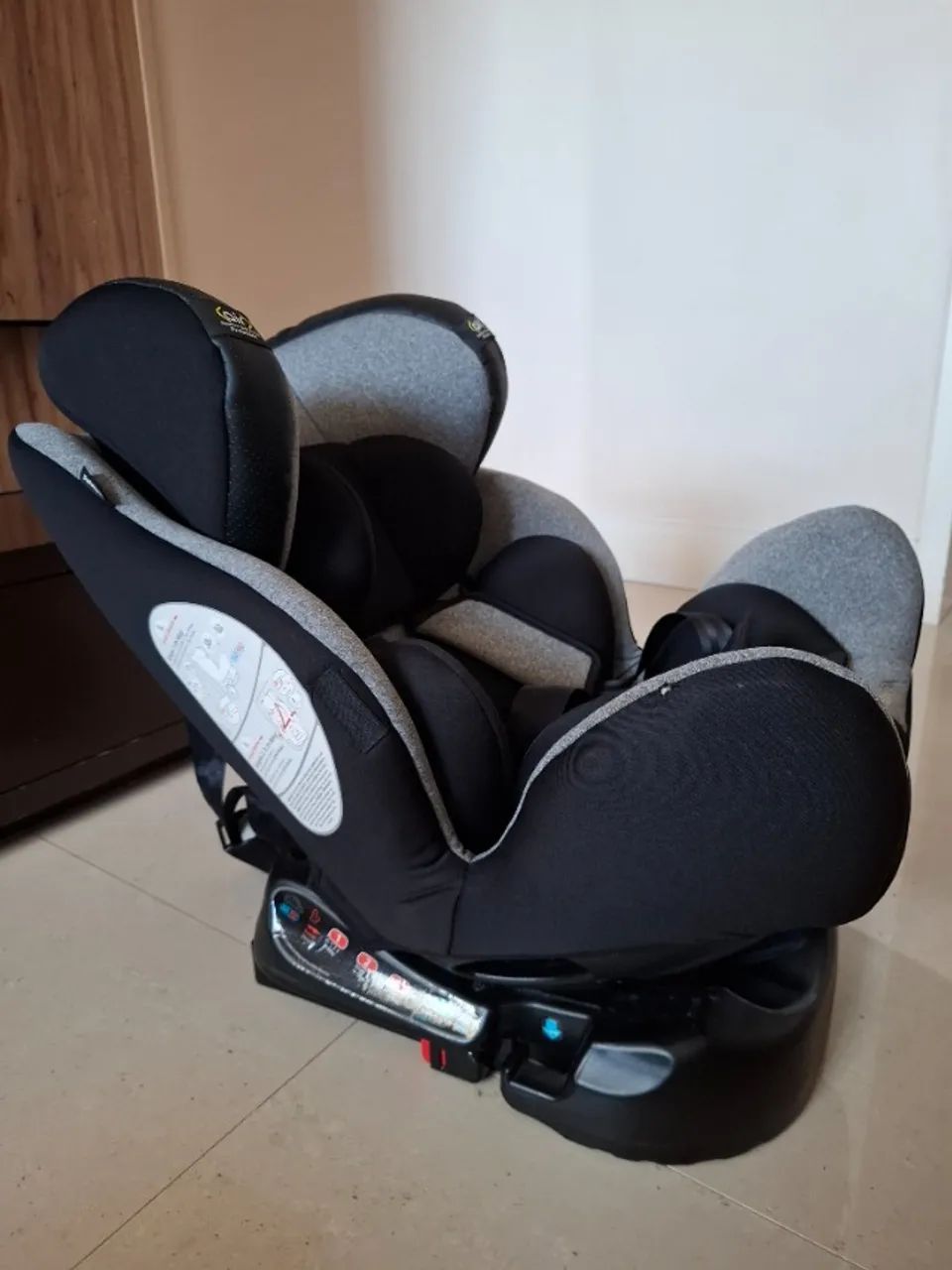 Cadeirinha Safety 1st com Isofix - Foto 3