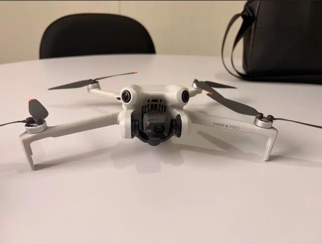 DJI Mini 4 Pro Fly More Combo + RC 2 - Foto 5