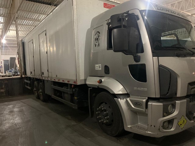 FORD CARGO LEITO