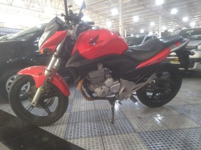 HONDA CB300 TOP ANO 2010 | FINANCIA 100%