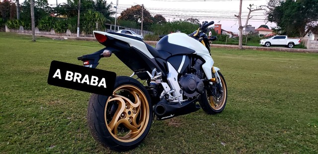 CB 1000R APENAS 12.000 KM RODADOS