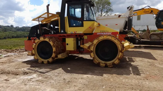 Rolo Compactador Dynapac CT300 Ano 2011 com 2000 horas