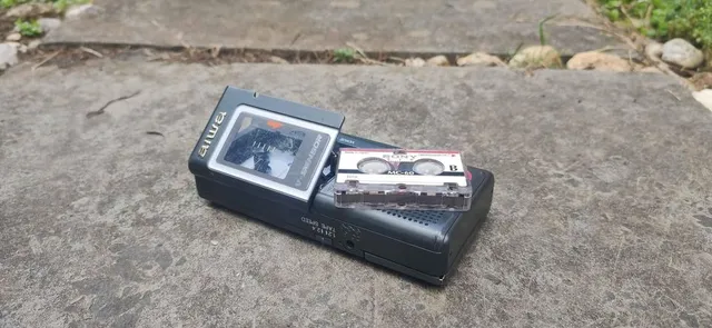 Gravador de Voz Aiwa com fita Sony