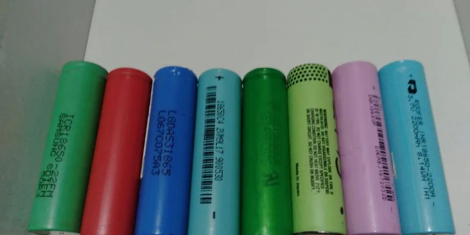 60 baterias de 1200mAh Lítio recarregável modelo 18650 - Foto 2