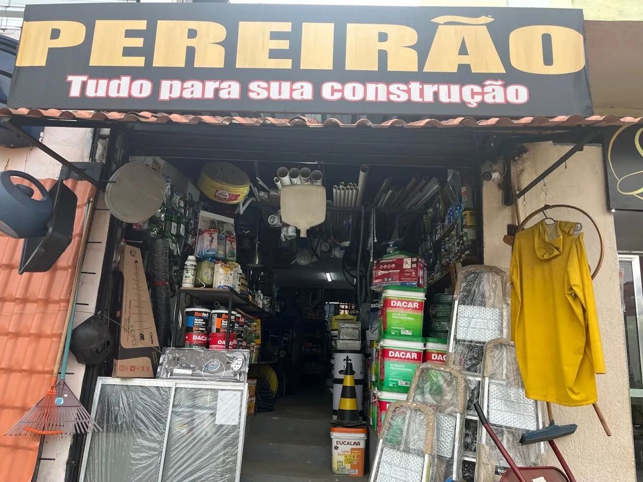 Loja de Ferragens e Tintas