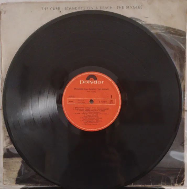 Vinil The Cure, Standing On A Beach.  - Foto 4