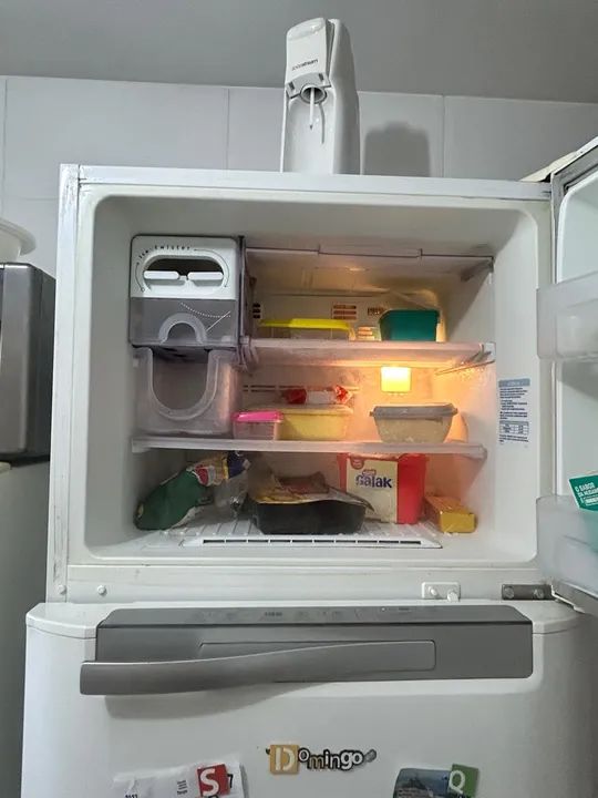 Geladeira Eletrolux Frost Free - Foto 2