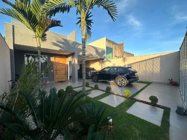 Vendo Linda casa térrea com 4 quartos sendo 2 suítes com área de lazer top!