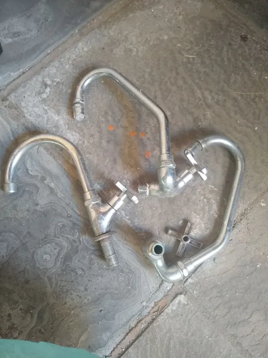 4 torneiras p conserto inox quem quiser arrumar