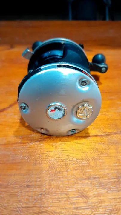 Carretilha de pesca Abul Garcia 6501 c3  - Foto 4