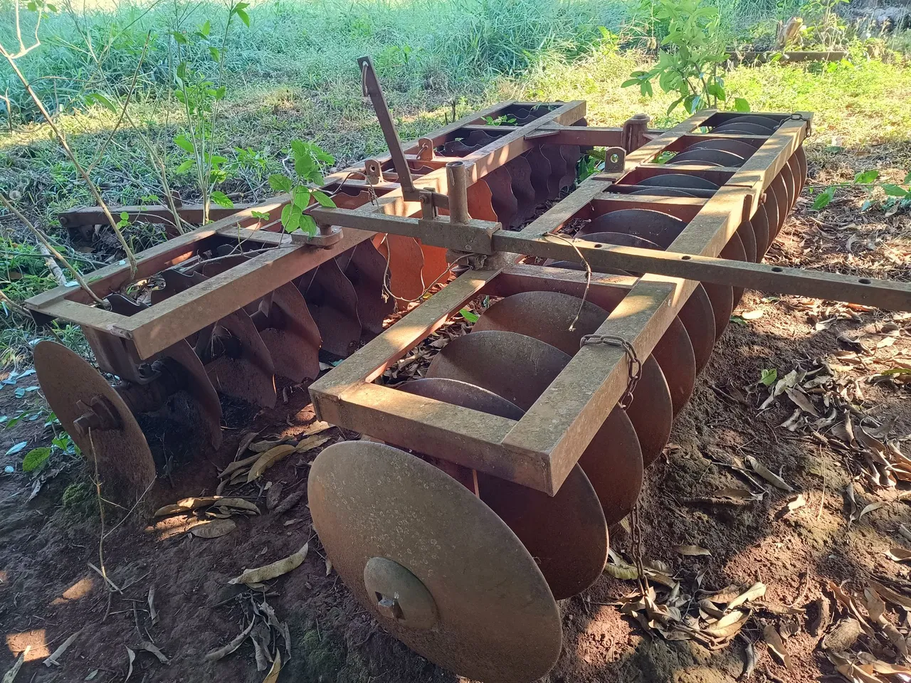 Grade niveladora manual 32 discos