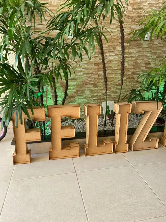 Letra caixa 60cm de altura 