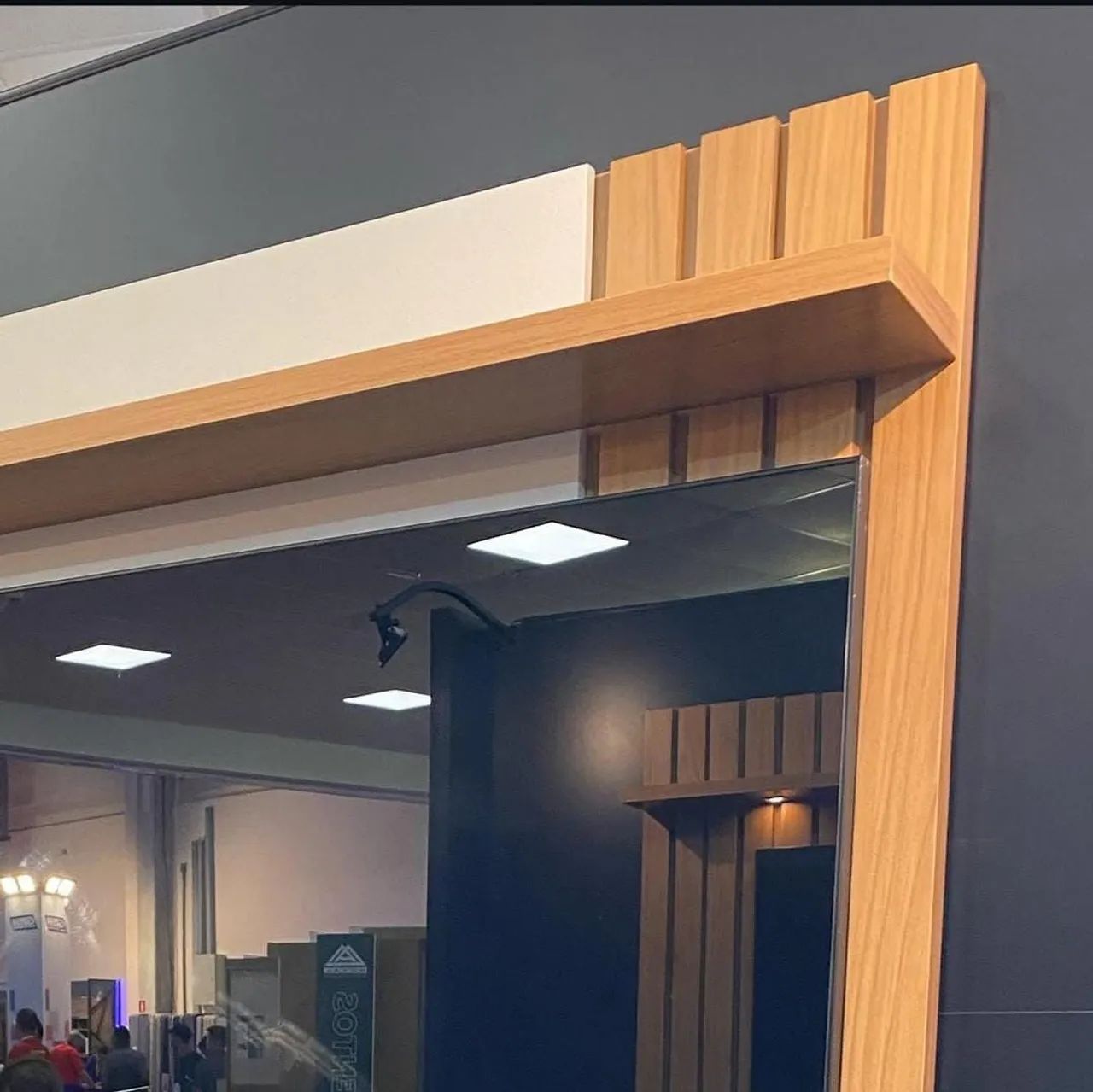 Rack para TV com design moderno - Foto 4