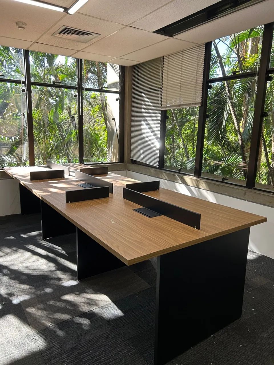Mesa de escritório estação de trabalho nova 