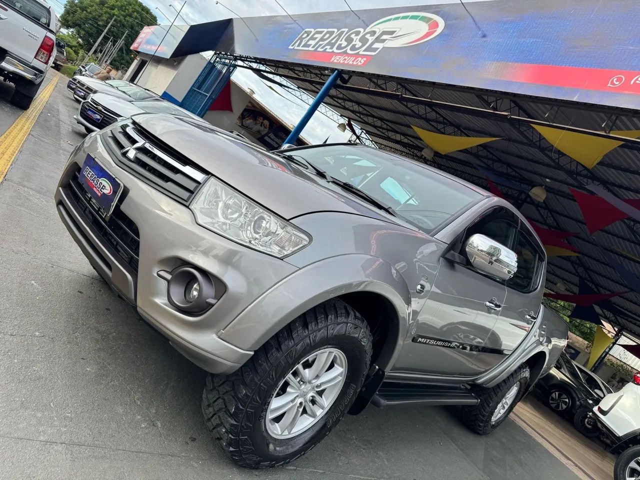 Triton 2014 HPE 4X4 Manual REPASSE VEÍCULOS 