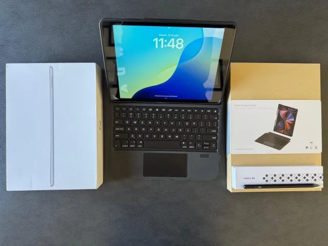 iPad 9 64Gb Novo na caixa! Kit escola com teclado e caneta bluetooth!