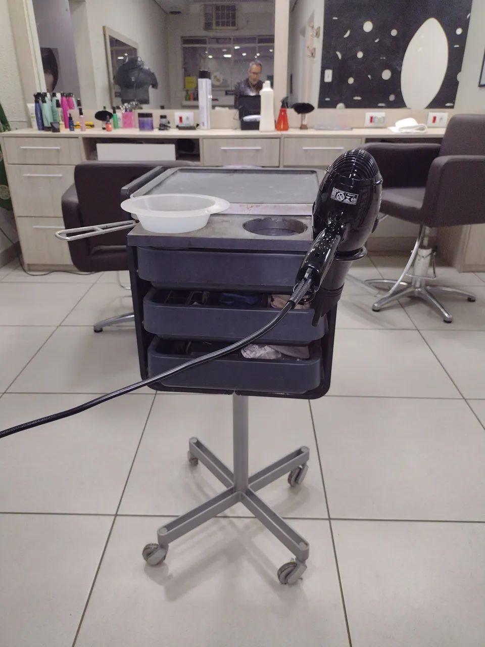 Carrinho Auxiliar Cabeleireiro Clairol Profissional - Foto 3