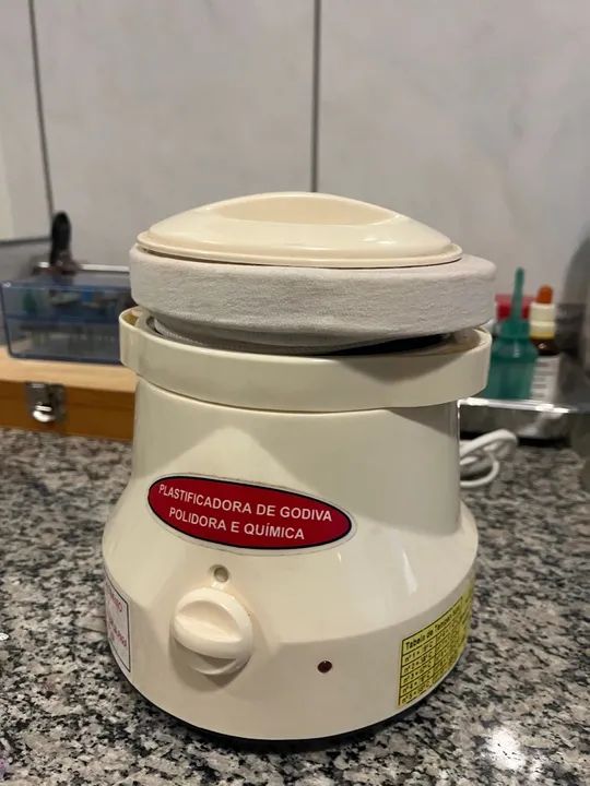 Vendo Plastificadora de godiva, polidora e química  - Foto 2