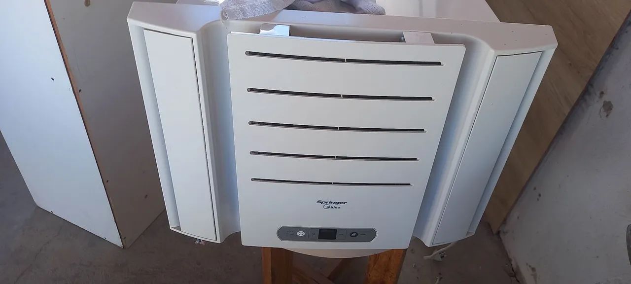 Vendo ar condicionado Midea 7500 btu 220 volts 