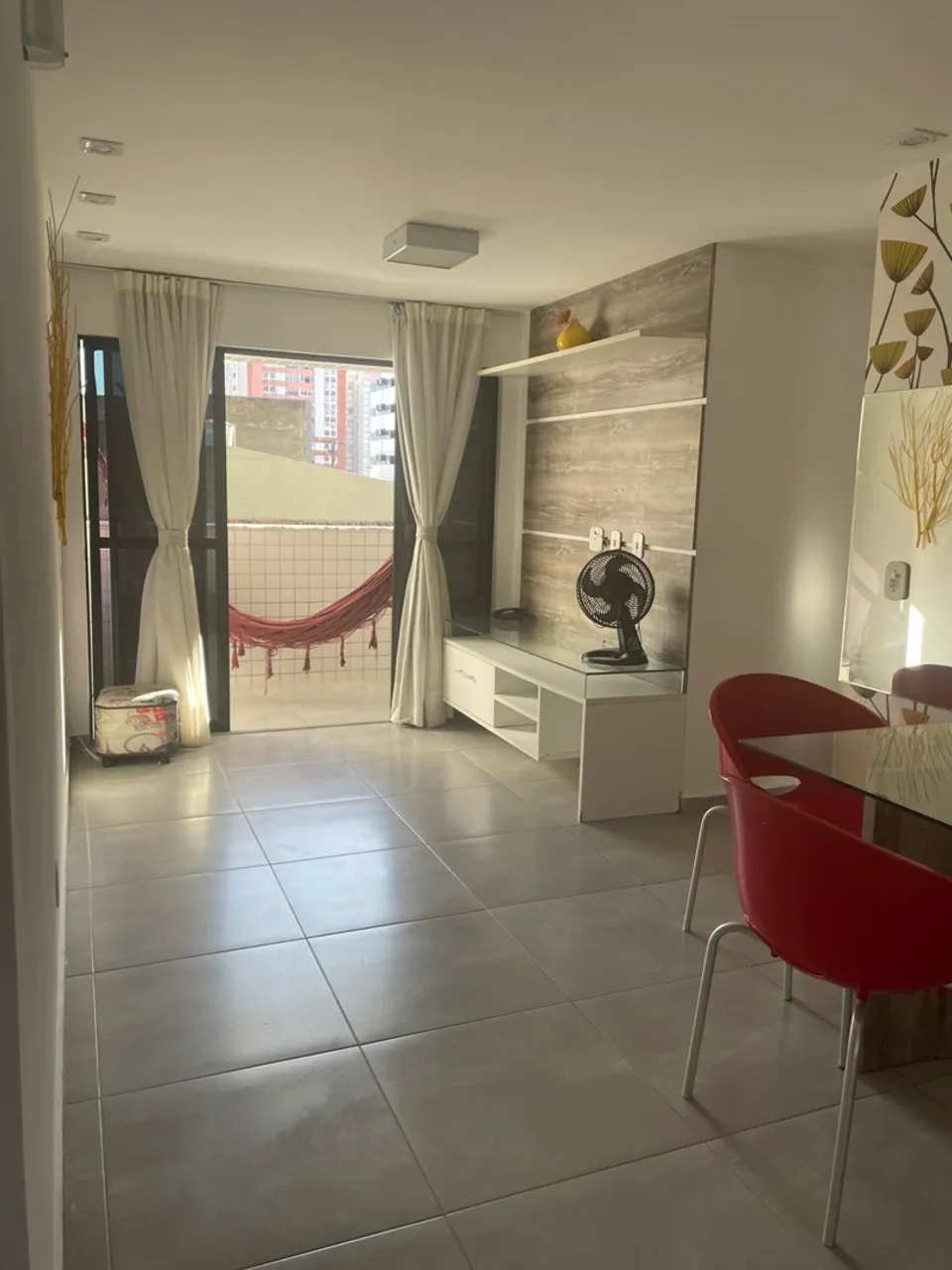 Apartamento 3/4 semi mobiliado 
