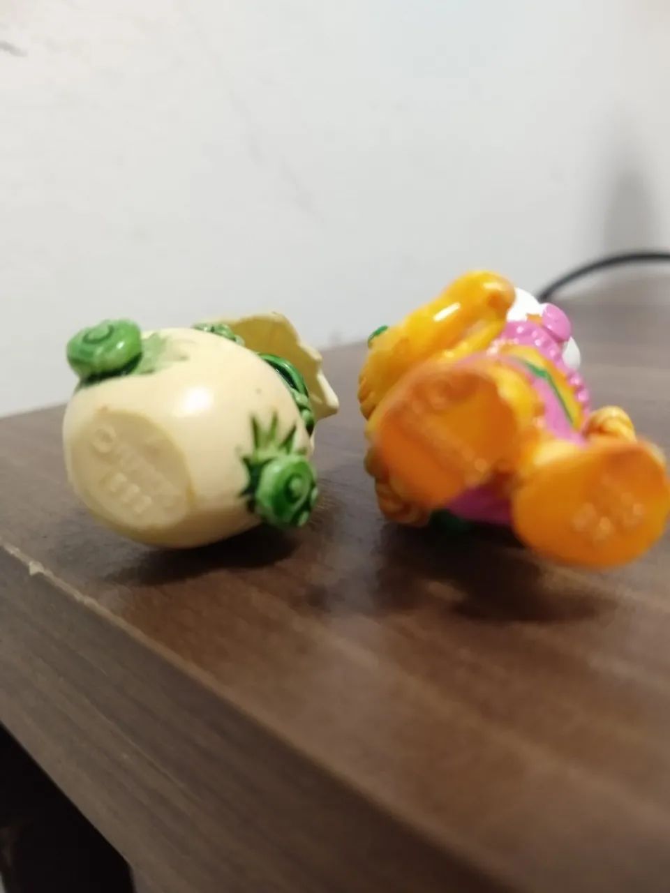 2 Mini Bonequinhos Coleção Kinder Ovo - Foto 3