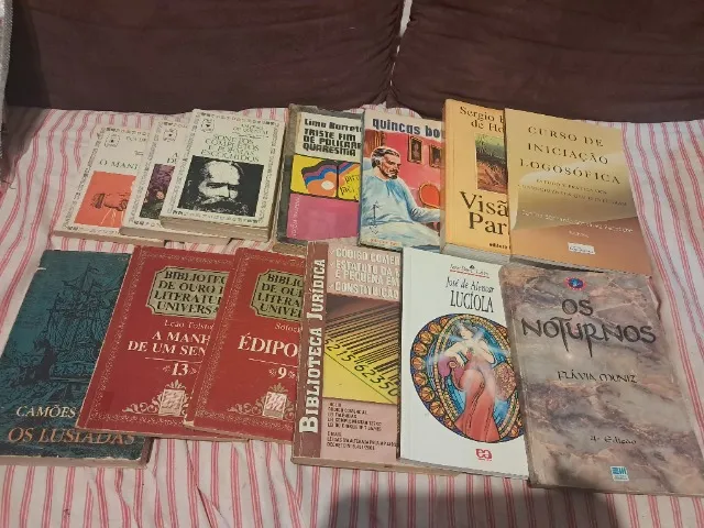 Livros de Diversos Tipos