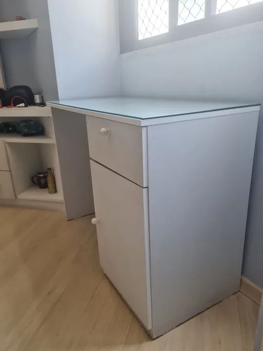 Escrivaninha com tampo de vidro - Foto 2