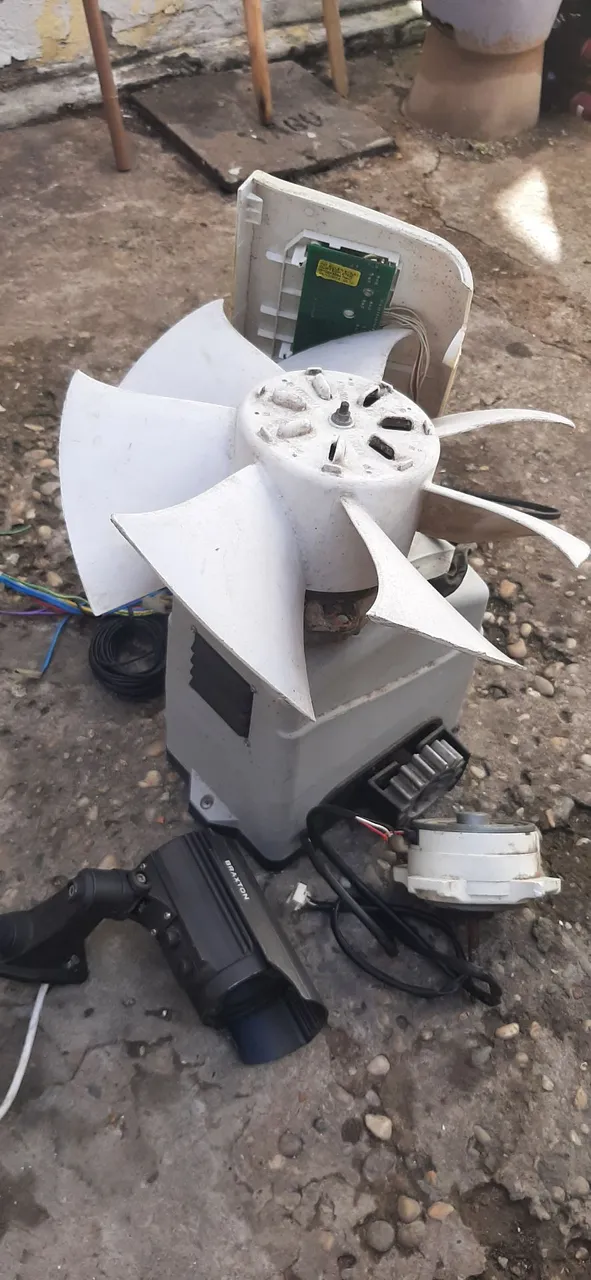 Ventilador industrial desmontado - Peças e componentes