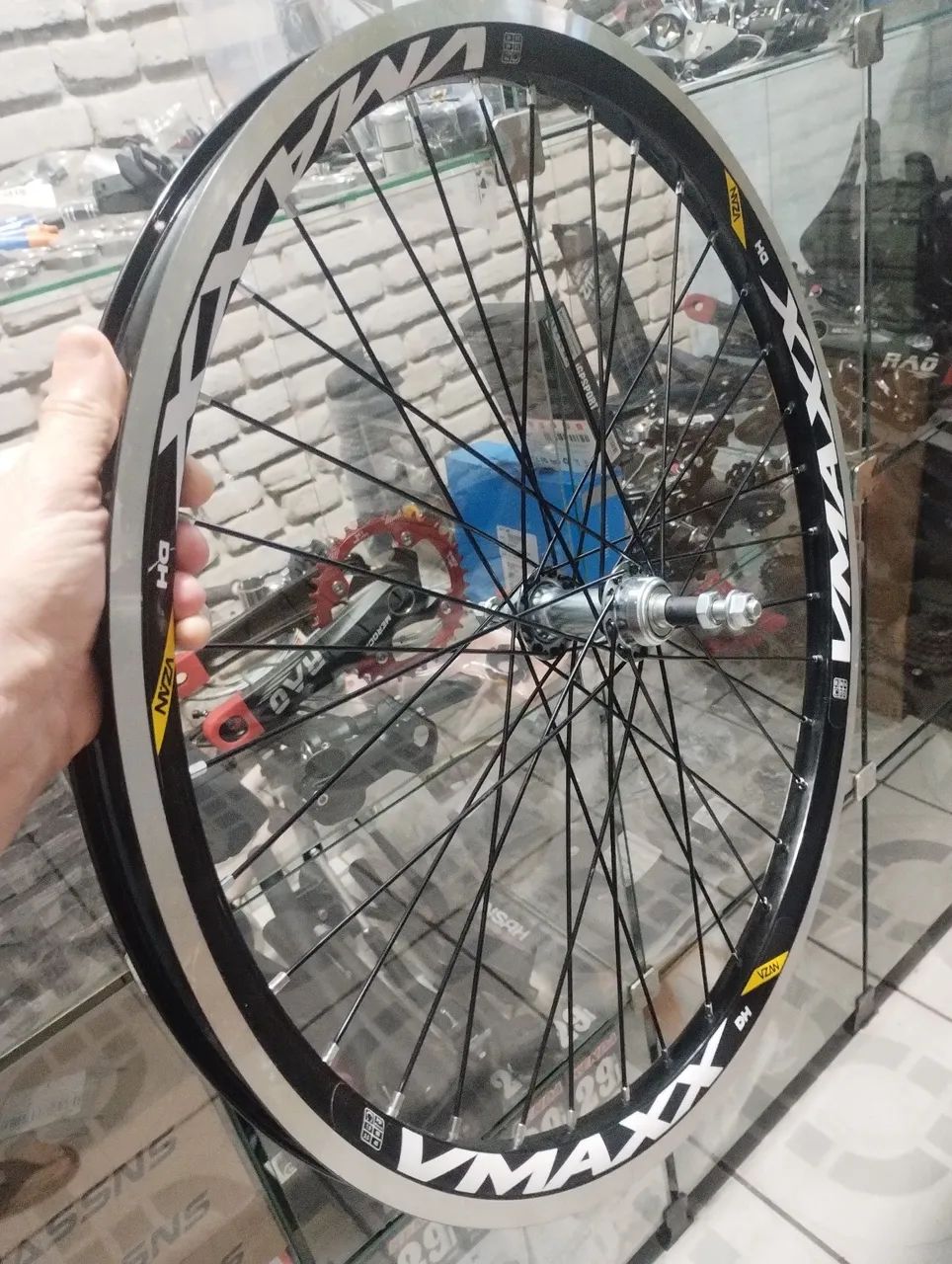 Roda traseira Vmaxx com raio grosso