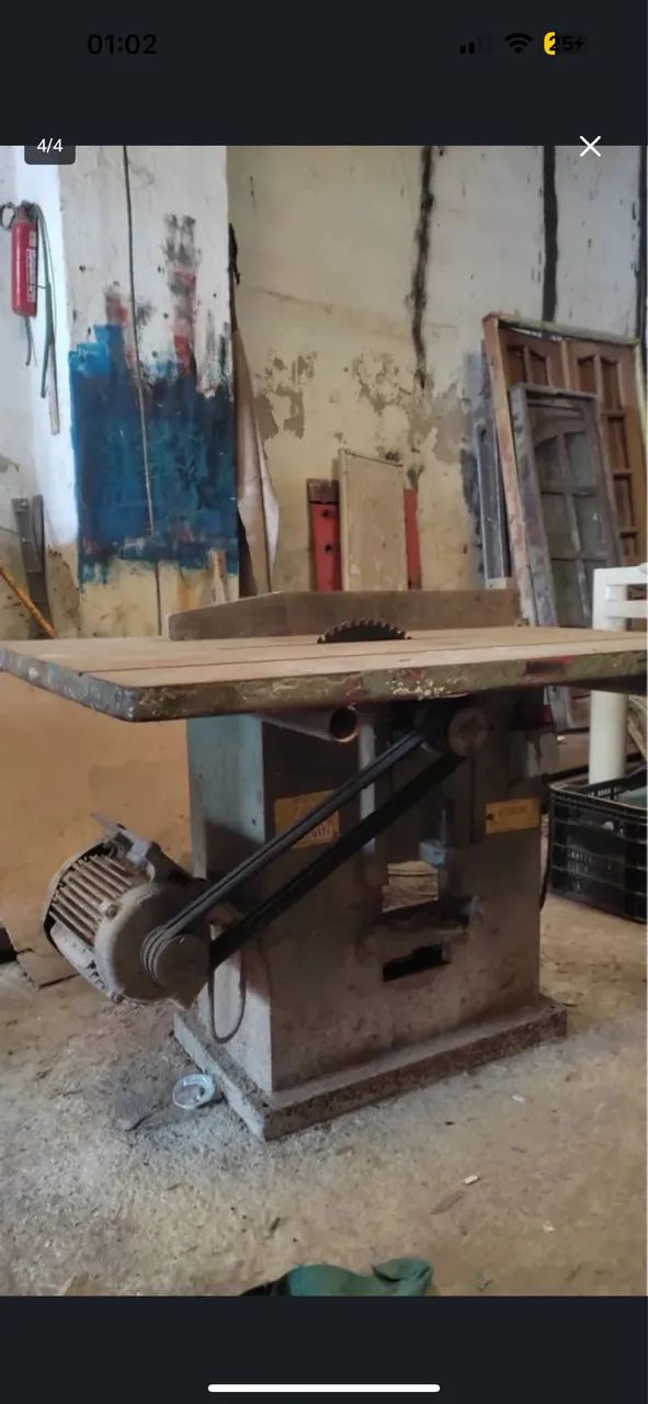 Disc saw with cast iron table