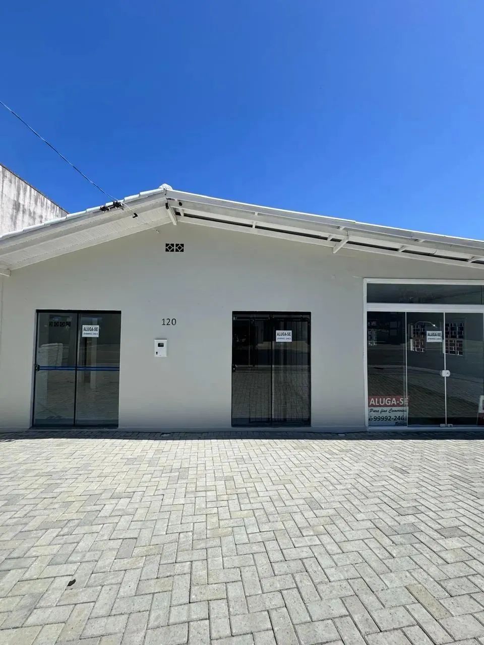 Duas salas comerciais para locação R$2.200,00 no centro de Penha