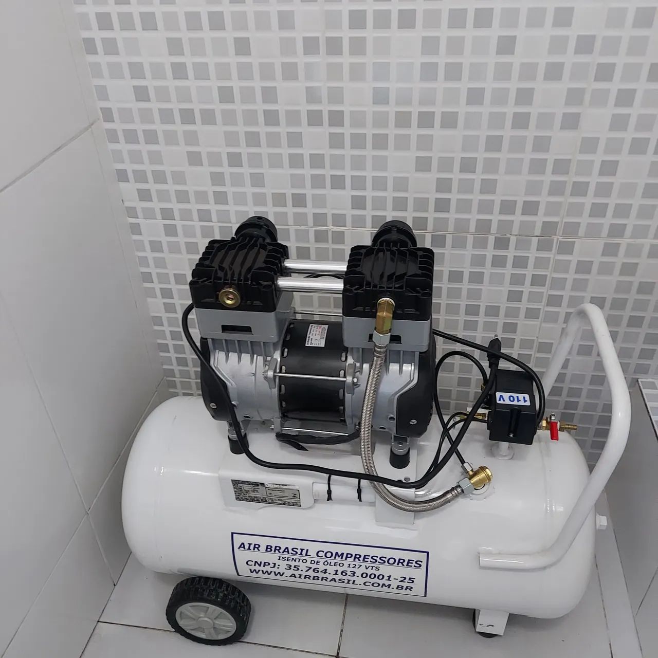 Compressor de Ar odontológico   isento oleo 50 Litros - Foto 4