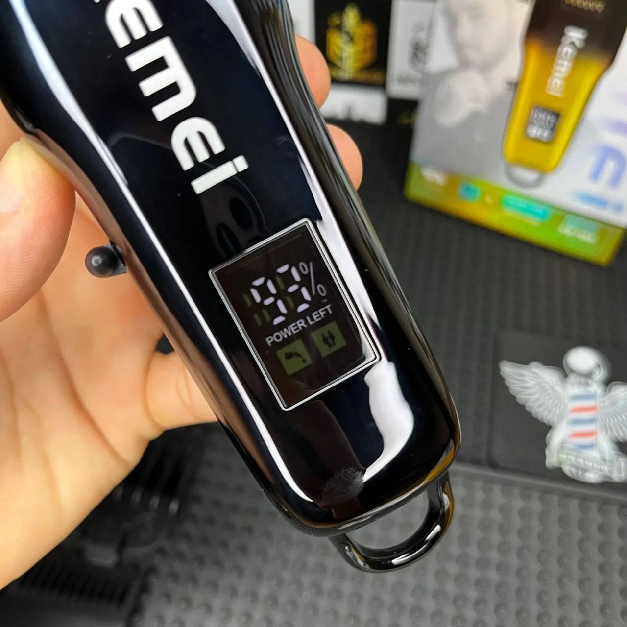 Máquina de cortar cabelo Kemei Profissional - Foto 6