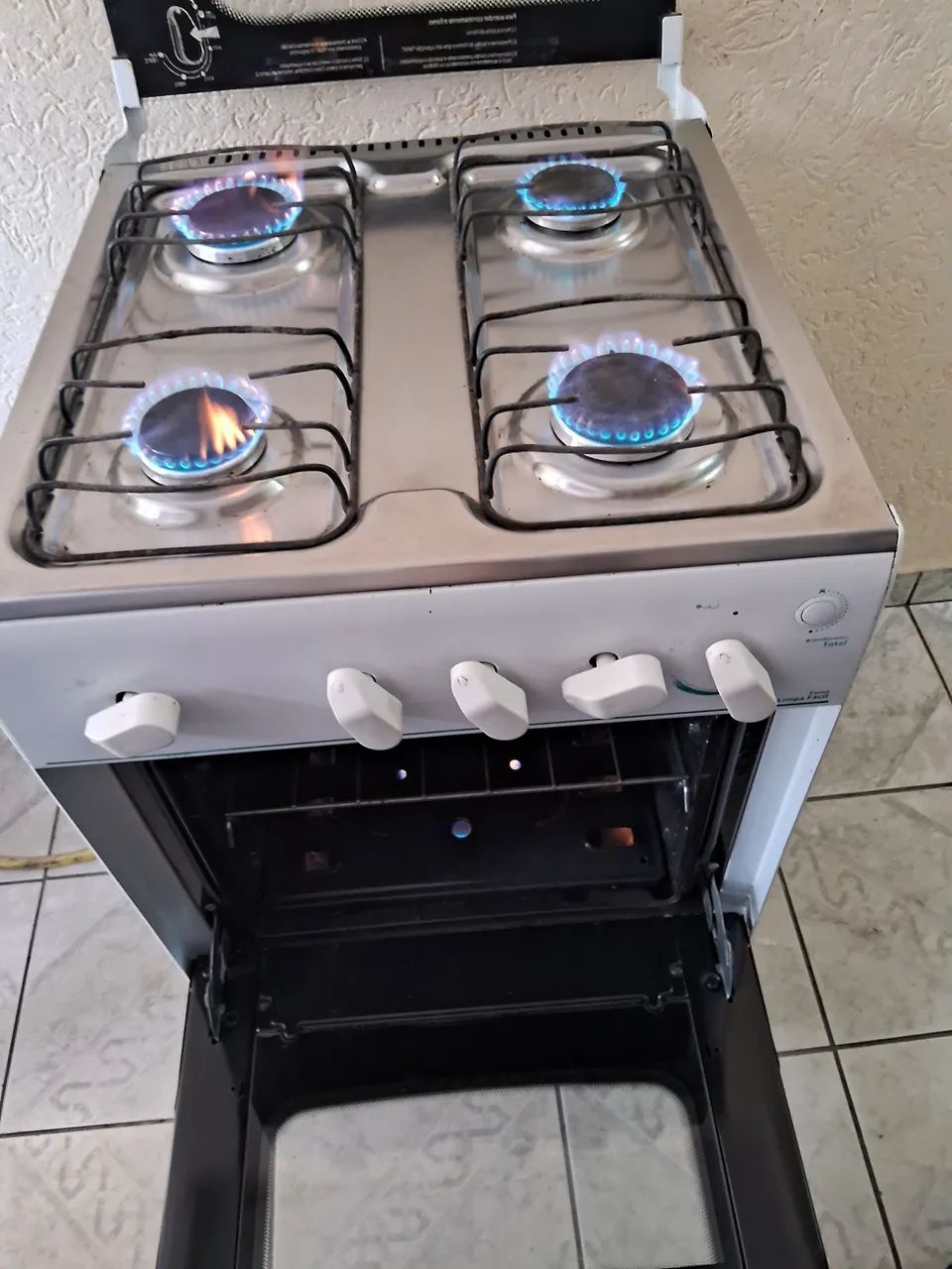 Fogão 4 Bocas com Forno autolimpante automatico