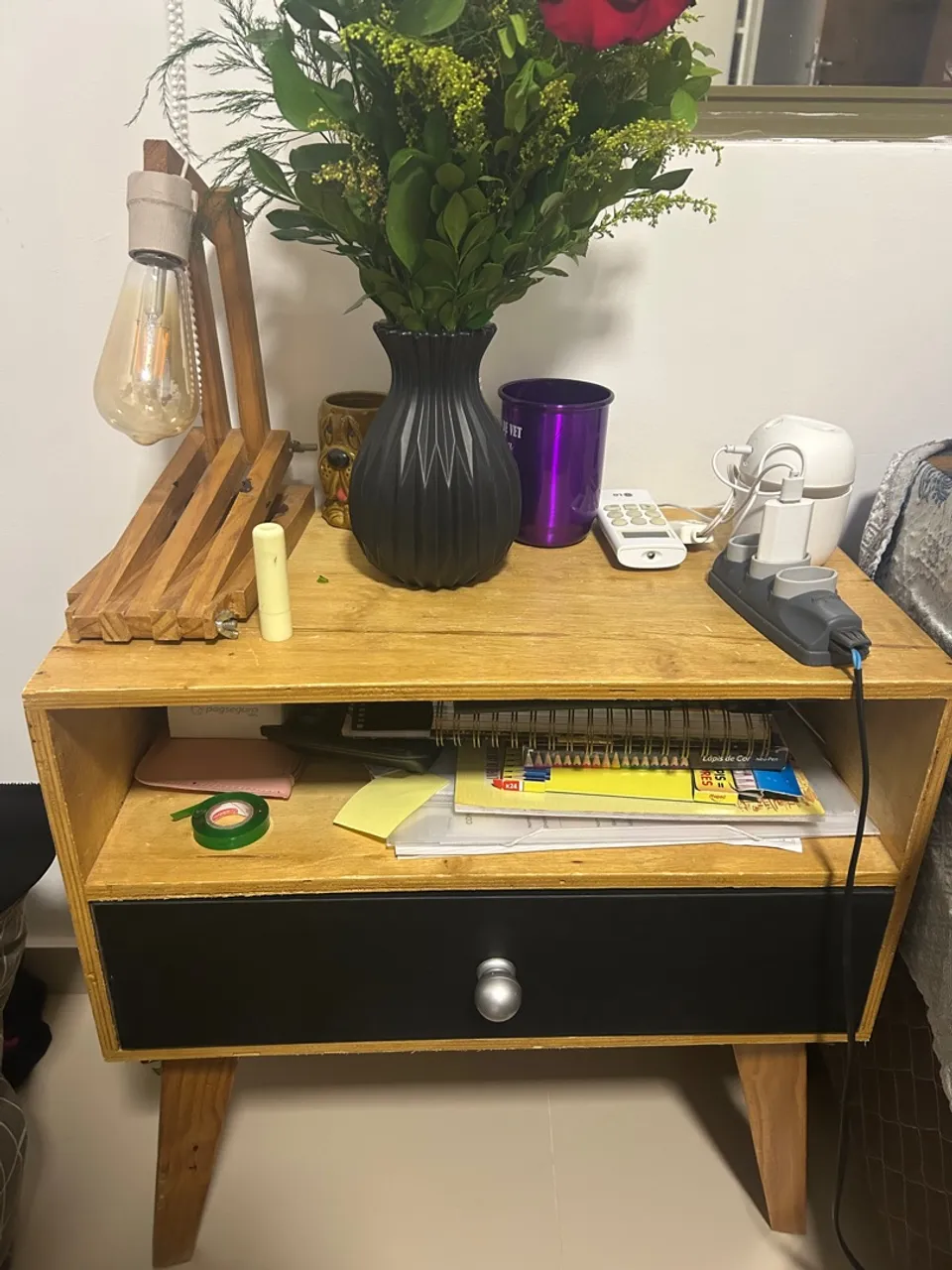PROMOÇÃO Mesa de cabeceira rústica com gaveta E Luminária