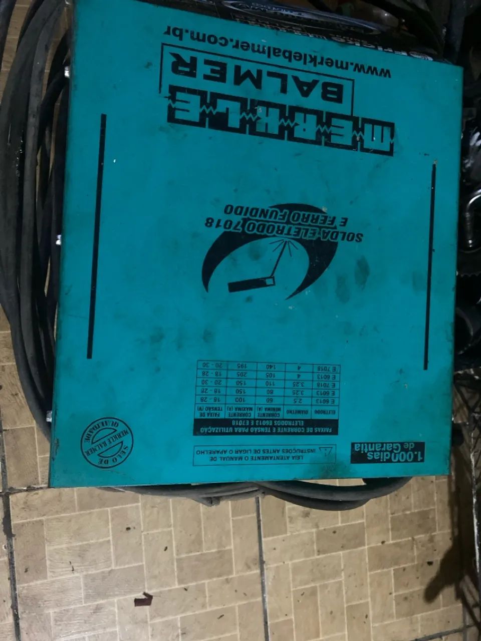 Máquina de solda semi nova 