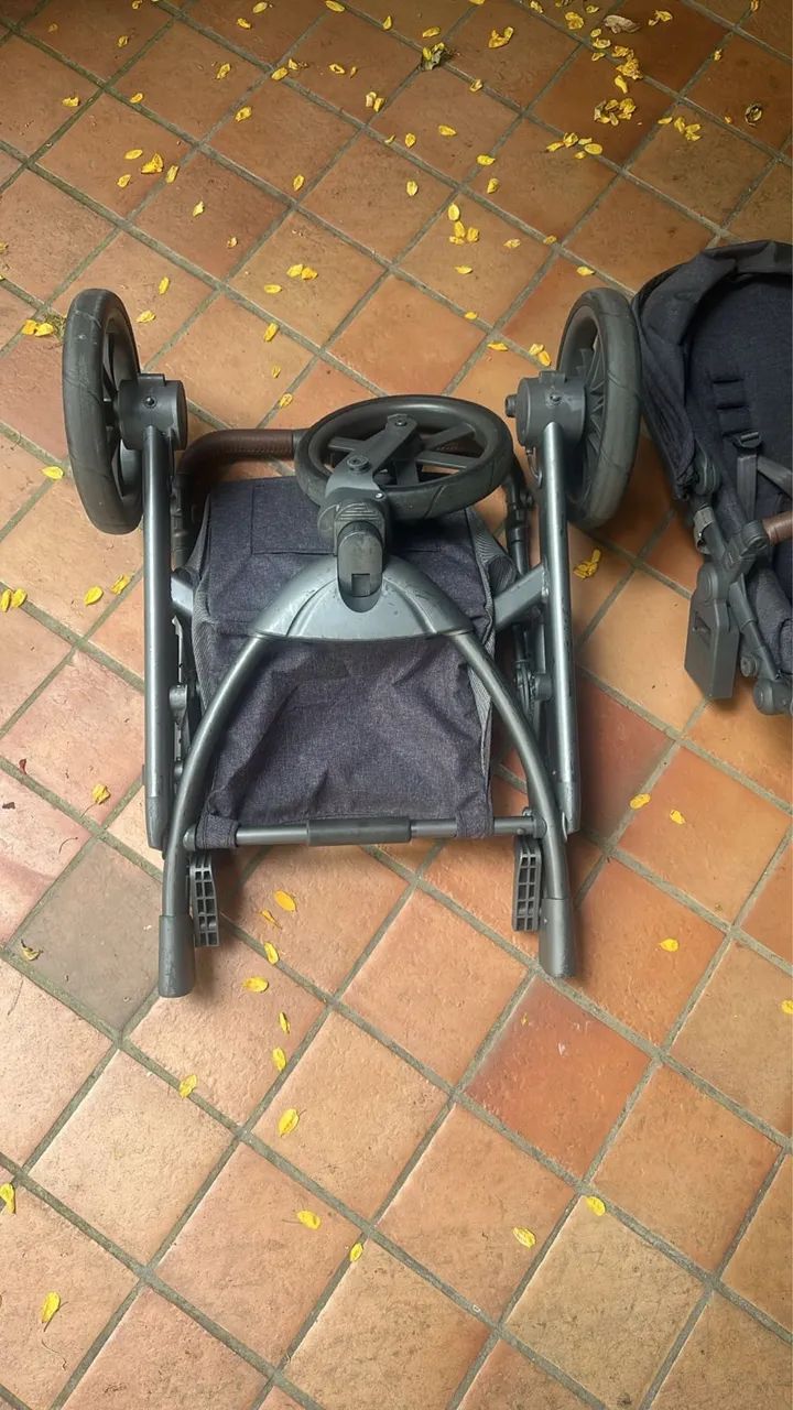 Carrinho de Bebê - 0 a 22 Kg - Foto 2