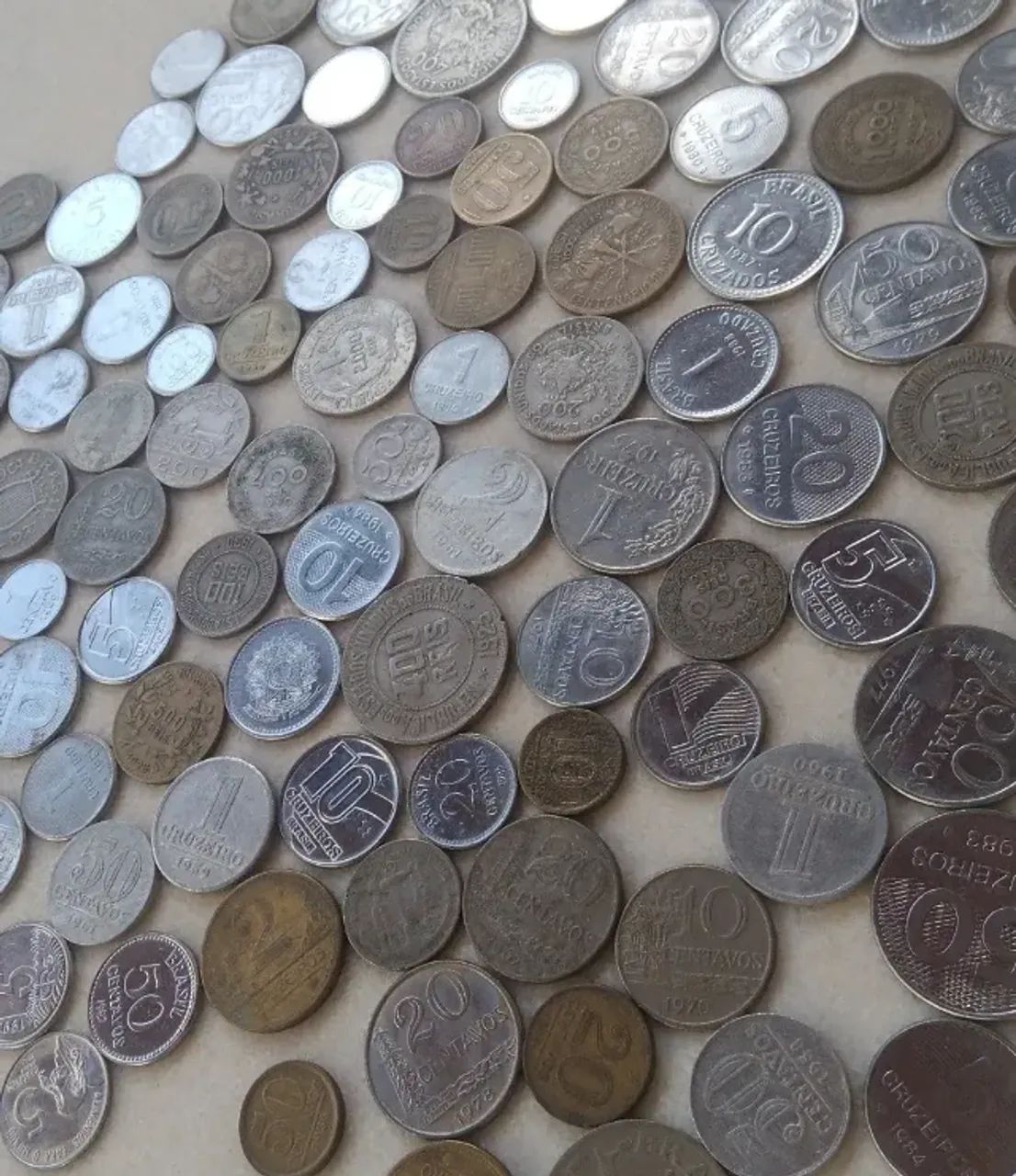 COLEÇÃO Com Mais De 115 Moedas Do Brasil - Sendo uma de Prata - Foto 6