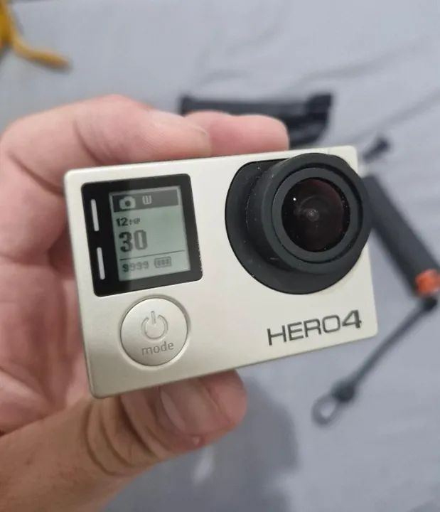 GoPro Hero 4 (Leia descrição)