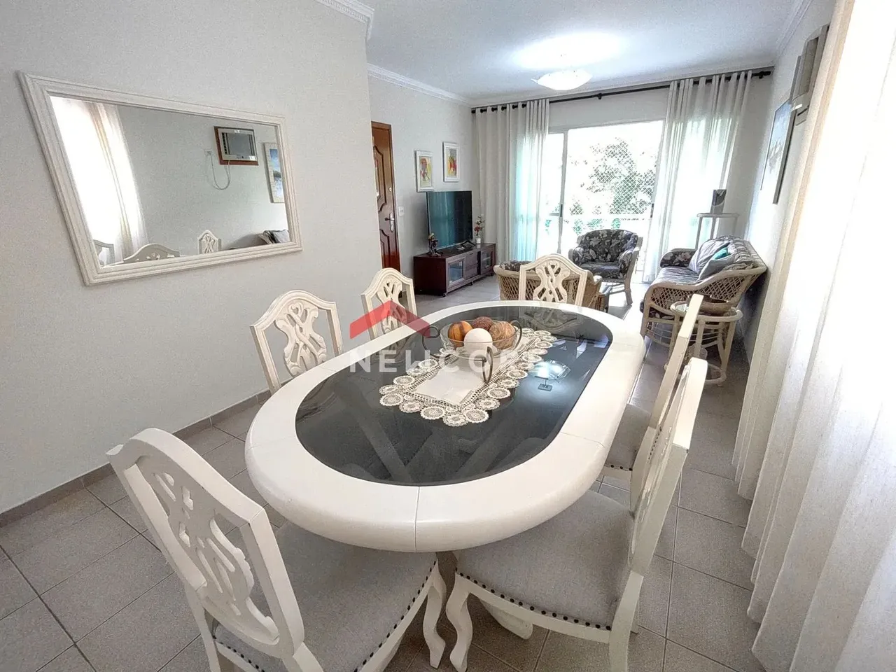 Apartamento em Avenida Venezuela - Enseada - Guarujá/SP