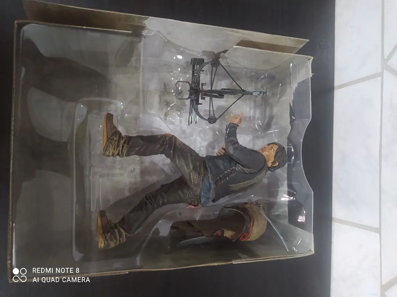 The Walking Dead - Daryl Dixon Deluxe Action Figure - Foto 4