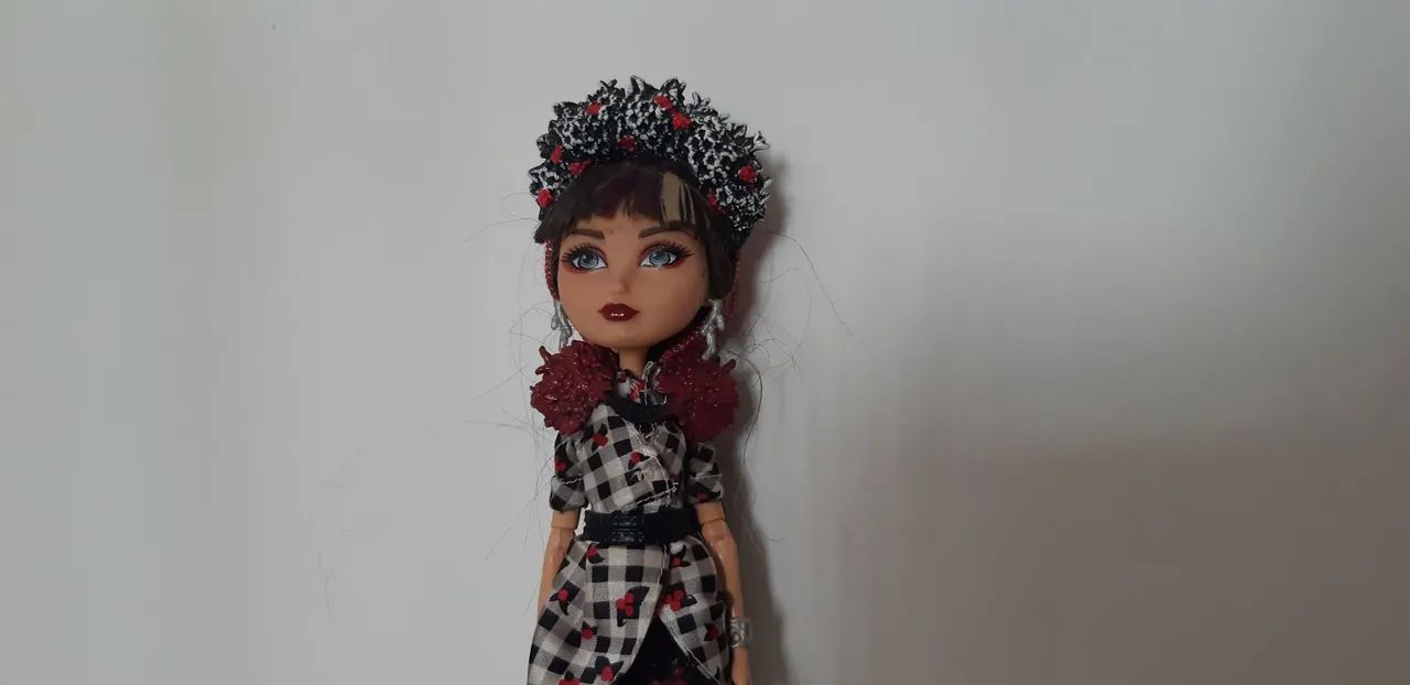 Boneca Ever After High Cerise Deprimavera