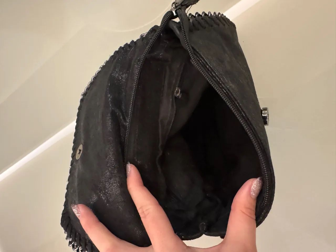 Bolsa de Ombro Preta com Corrente - Foto 3