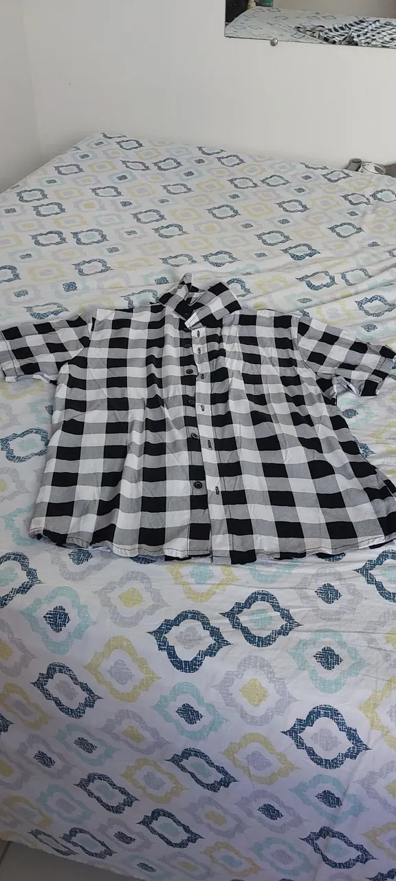 Camisa xadrez preto e branco
