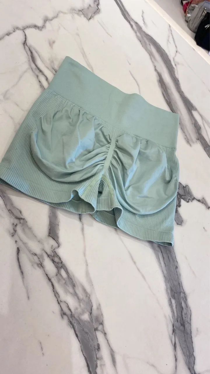 Short 64305174583169121