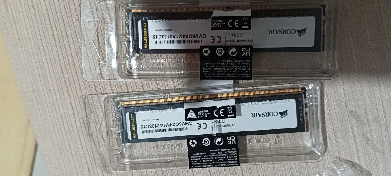 2 Memória RAM Corsair DDR4 8GB 2133mhz