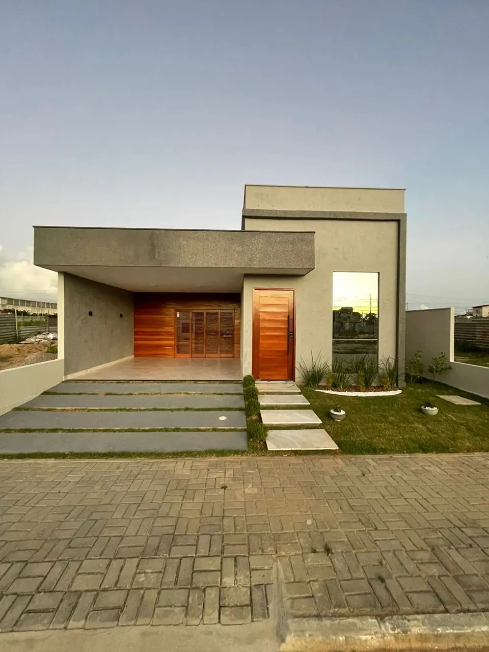 Casa NOVA Térrea de Alto Padrão à Venda no Condomínio Alameda Paraíso Monte Castelo, Parn