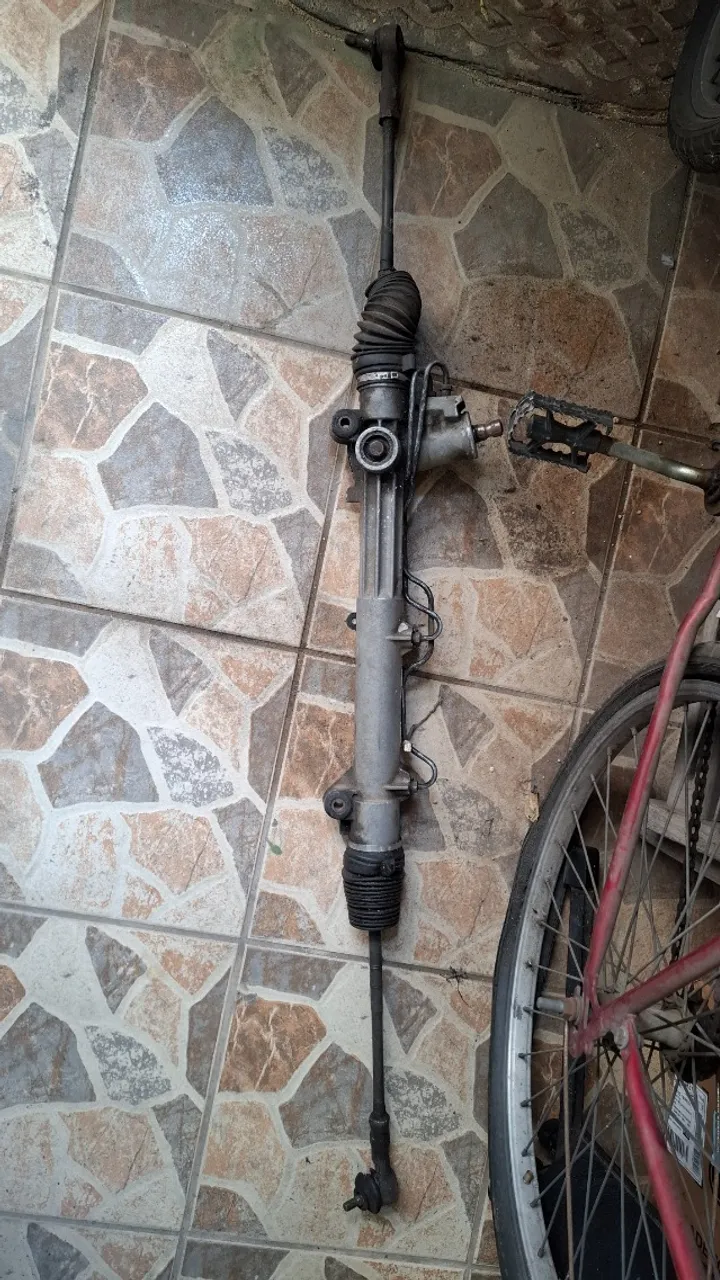 VENDO CAIXA HIDRÁULICA PARA FIESTA 96 EM DIANTE.